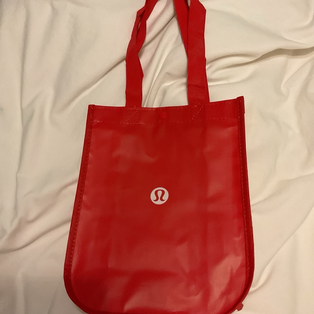 Red lululemon bag